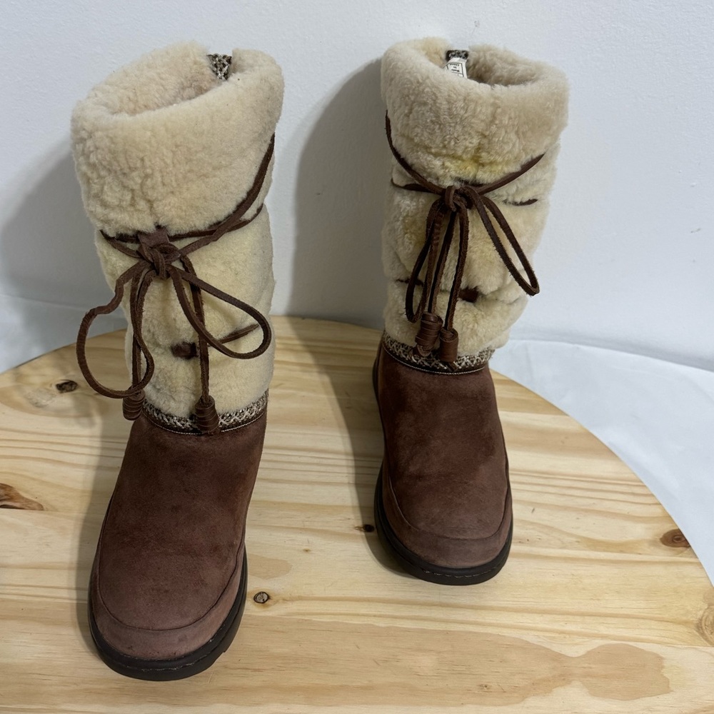 UGG - Picture 7 of 10